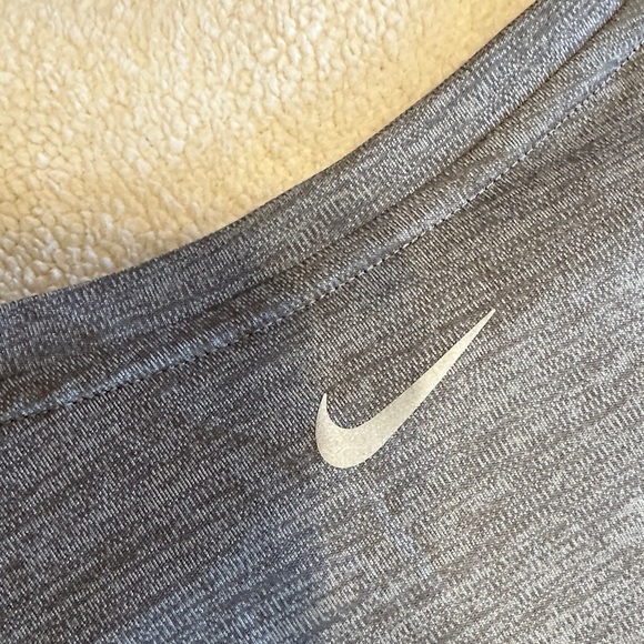 Nike Running Men's Heather Gray Short Sleeve Tee - Picture 9 of 9